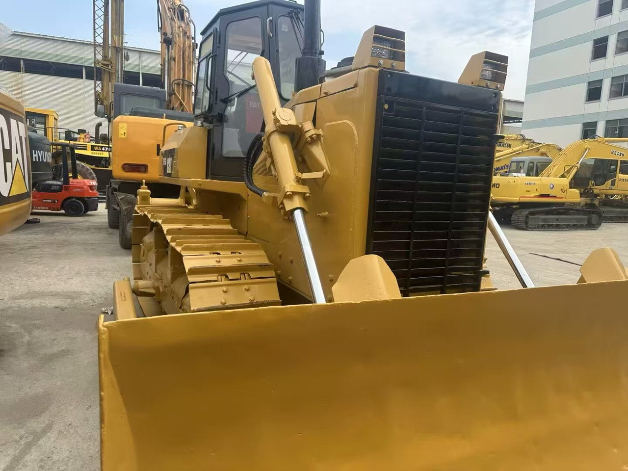 CAT D6G - Buldozer: Foto 2 CAT D6G - Buldozer: Foto 2