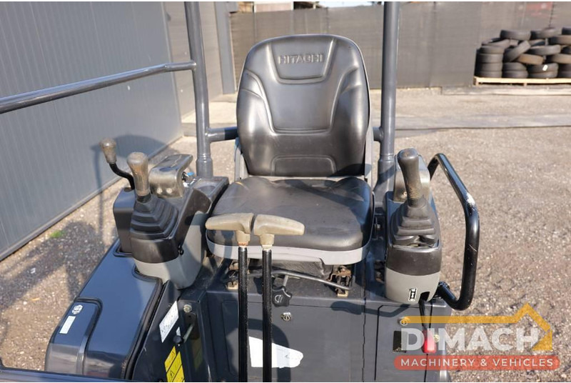 Hitachi ZX 17 CW05 hydraulische snelwissel - Mini excavator: Foto 4 Hitachi ZX 17 CW05 hydraulische snelwissel - Mini excavator: Foto 4