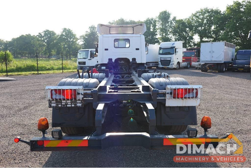 Scania P230 P 230 Euro 5 6x2*4 TOP!! Retarder right hand steer - Camion şasiu: Foto 4 Scania P230 P 230 Euro 5 6x2*4 TOP!! Retarder right hand steer - Camion şasiu: Foto 4