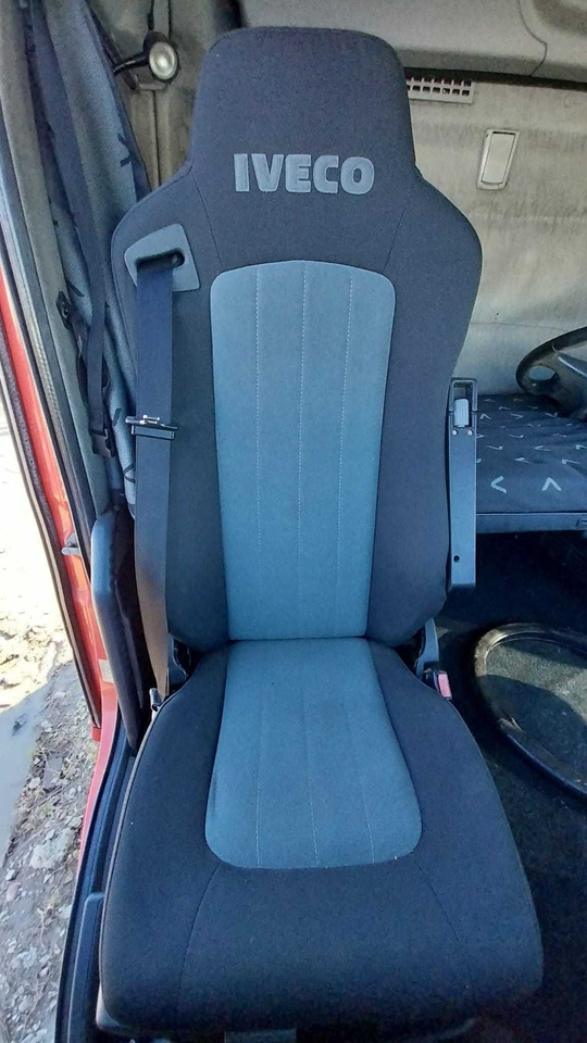 Fotel do IVECO STRALIS 500 - Scaun pentru Camion: Foto 1 Fotel do IVECO STRALIS 500 - Scaun pentru Camion: Foto 1