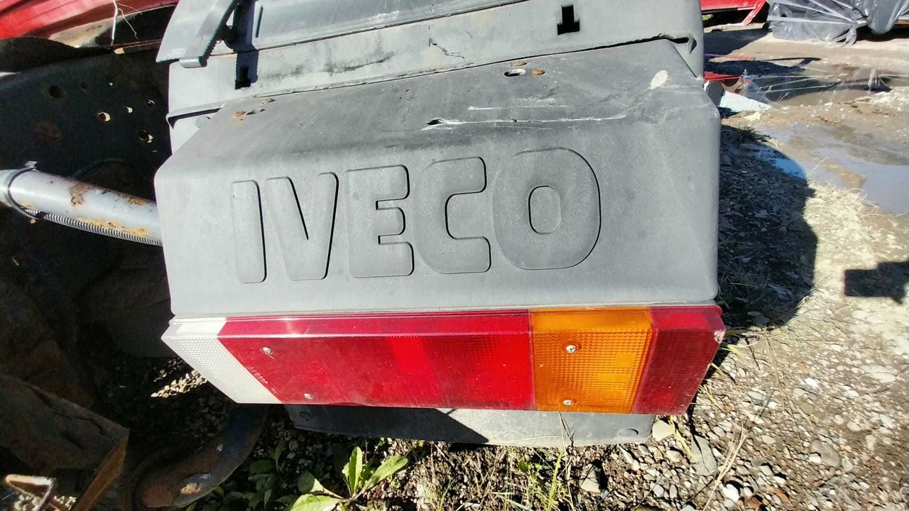 Lampa tylna prawa na belkę IVECO STRALIS EURO 5 - Coada lumini pentru Camion: Foto 1 Lampa tylna prawa na belkę IVECO STRALIS EURO 5 - Coada lumini pentru Camion: Foto 1