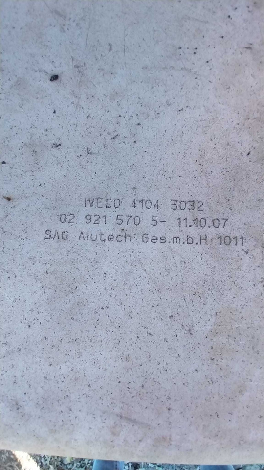 Zbiornik paliwowa bak IVECO STRALIS hiway mega e5 aluminiowy 570/600 - Rezervor combustibil pentru Camion: Foto 3 Zbiornik paliwowa bak IVECO STRALIS hiway mega e5 aluminiowy 570/600 - Rezervor combustibil pentru Camion: Foto 3
