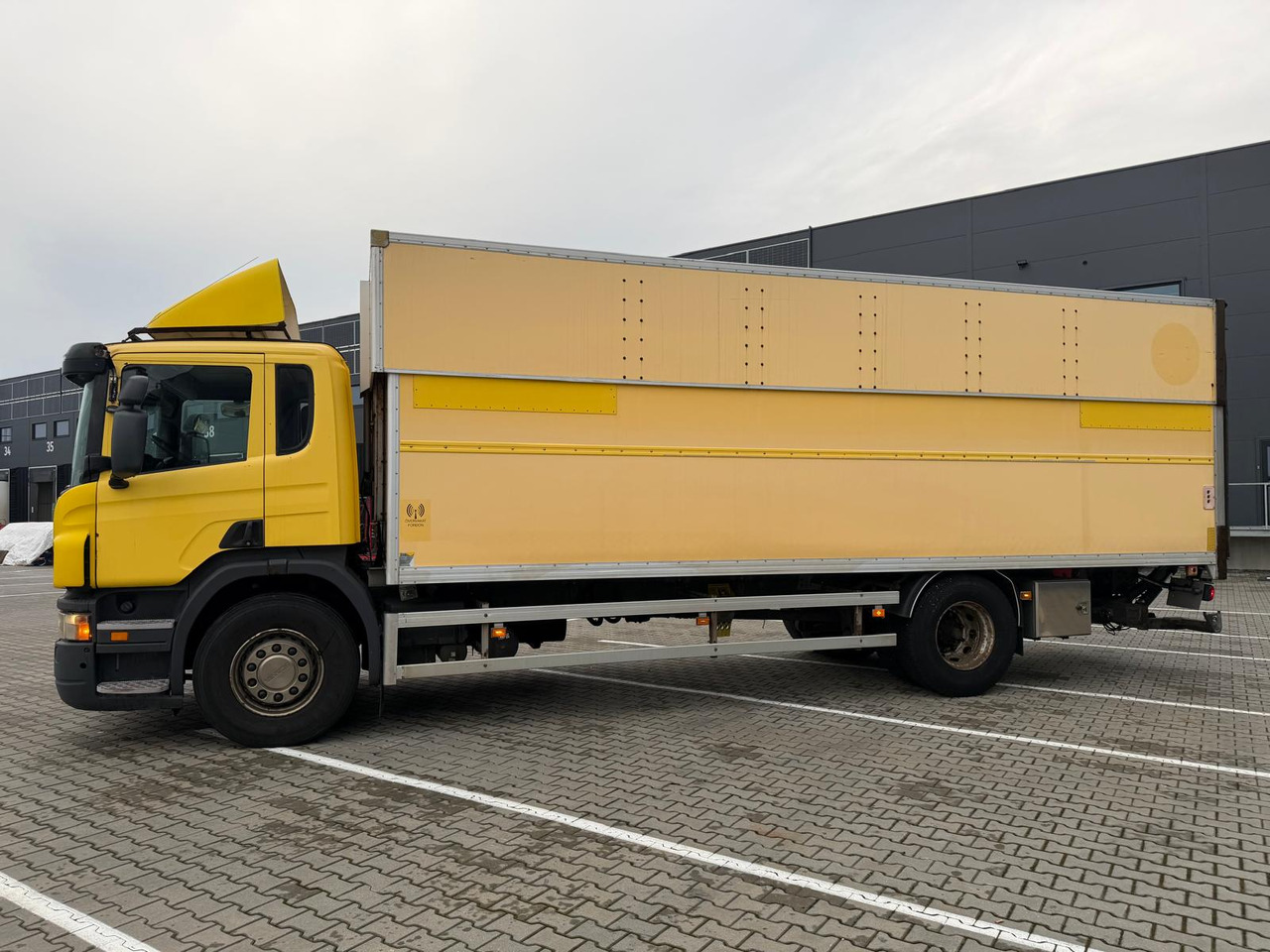 SCANIA P230 - Camion furgon: Foto 3 SCANIA P230 - Camion furgon: Foto 3