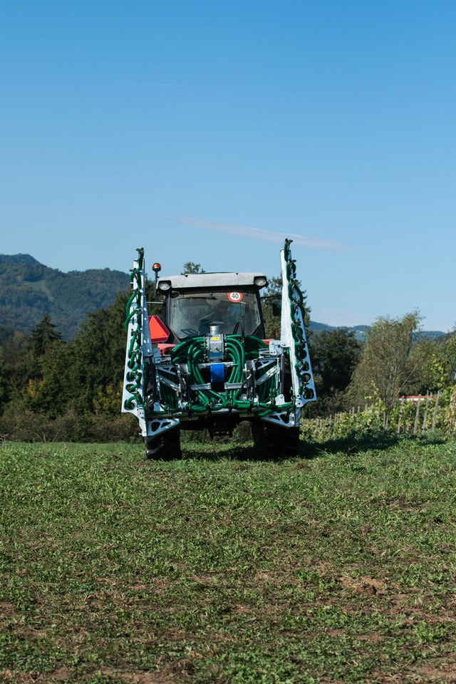 BeTEC Gülleinjektor / Slurry injector / Injecteur / Aplikator - Injector pentru injecție îngrășăminte: Foto 3 BeTEC Gülleinjektor / Slurry injector / Injecteur / Aplikator - Injector pentru injecție îngrășăminte: Foto 3