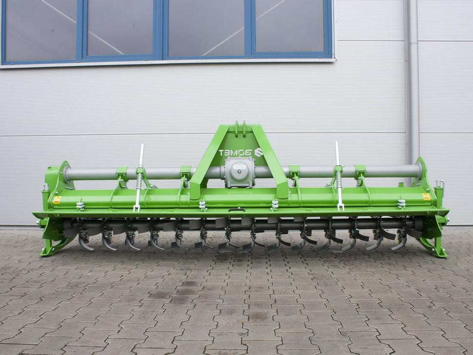 Bomet Bodenfräsen / Rotary tiller / Rotavator / Vangatrice / Desgarrador / Роторный культиватор / Glebogryzarka 3 m - Freză de pământ: Foto 2 Bomet Bodenfräsen / Rotary tiller / Rotavator / Vangatrice / Desgarrador / Роторный культиватор / Glebogryzarka 3 m - Freză de pământ: Foto 2