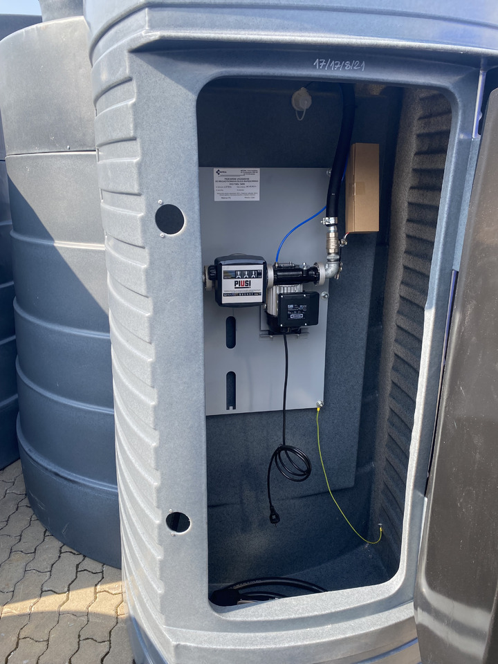 DC Dieseltank / Double-walled fuel tank for diesel fuel / Cuve à gasoil / Serbatoio gasolio / Бак для дизельного топлива / Zbiornik dwupłaszczowe na paliwo do oleju napędowego 5000 l - Rezervor de stocare: Foto 3 DC Dieseltank / Double-walled fuel tank for diesel fuel / Cuve à gasoil / Serbatoio gasolio / Бак для дизельного топлива / Zbiornik dwupłaszczowe na paliwo do oleju napędowego 5000 l - Rezervor de stocare: Foto 3