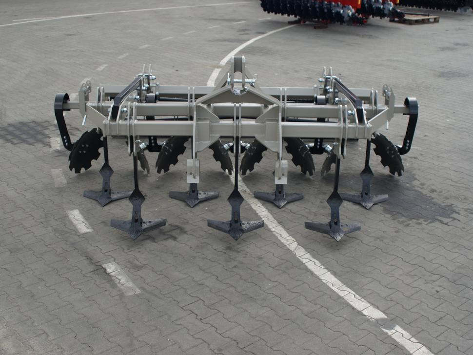 ROLEX Flügelschargrubber / Stubble cultivator / Dechaumeur à dents / Aratri stoppiatori / Стерневой культиватор / Agregat podorywkowy 3 m - Cultivator: Foto 4 ROLEX Flügelschargrubber / Stubble cultivator / Dechaumeur à dents / Aratri stoppiatori / Стерневой культиватор / Agregat podorywkowy 3 m - Cultivator: Foto 4