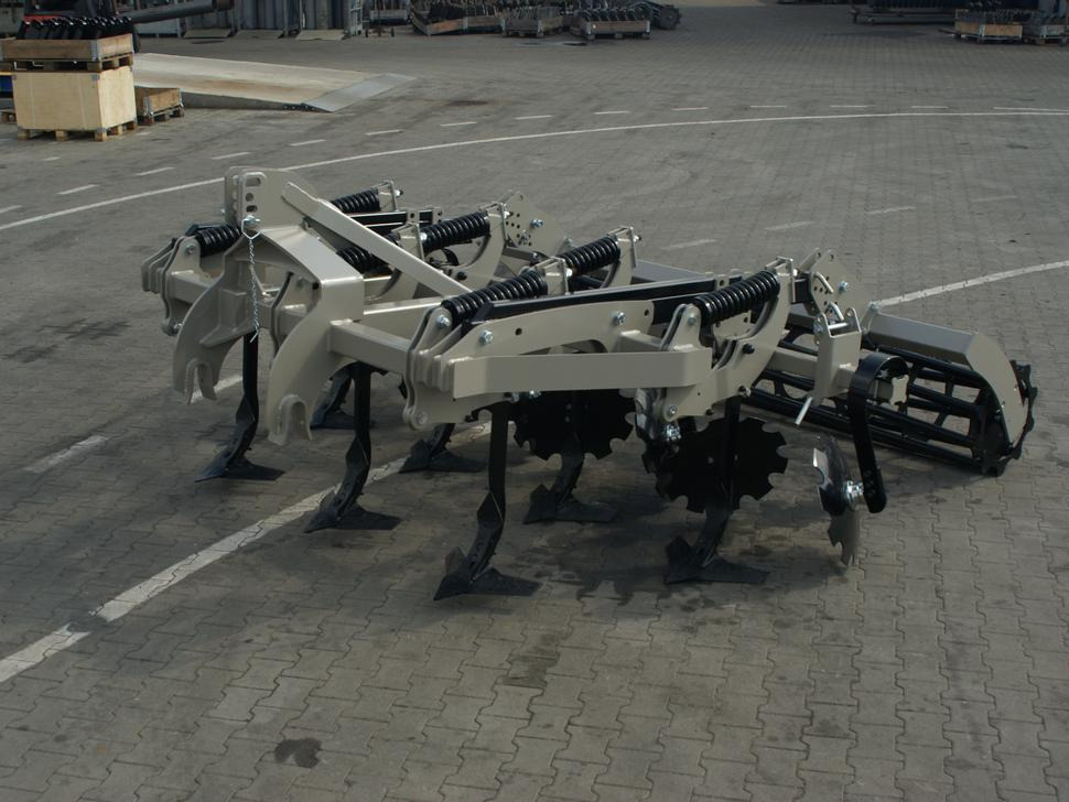 ROLEX Flügelschargrubber / Stubble cultivator / Dechaumeur à dents / Aratri stoppiatori / Стерневой культиватор / Agregat podorywkowy 3 m - Cultivator: Foto 2 ROLEX Flügelschargrubber / Stubble cultivator / Dechaumeur à dents / Aratri stoppiatori / Стерневой культиватор / Agregat podorywkowy 3 m - Cultivator: Foto 2