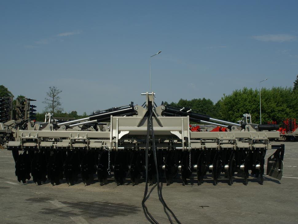 Grapă cu discuri nou ROLEX Hydraulische Scheibenegge / Hydraulic discs harrow / Dechaumeur à disques / Erpice a dischi / Дисковая гидравлическая борона тип лёгкий с тележкой / Brona talerzowa hydraulicznie składana lekka: Foto 9 Grapă cu discuri nou ROLEX Hydraulische Scheibenegge / Hydraulic discs harrow / Dechaumeur à disques / Erpice a dischi / Дисковая гидравлическая борона тип лёгкий с тележкой / Brona talerzowa hydraulicznie składana lekka: Foto 9