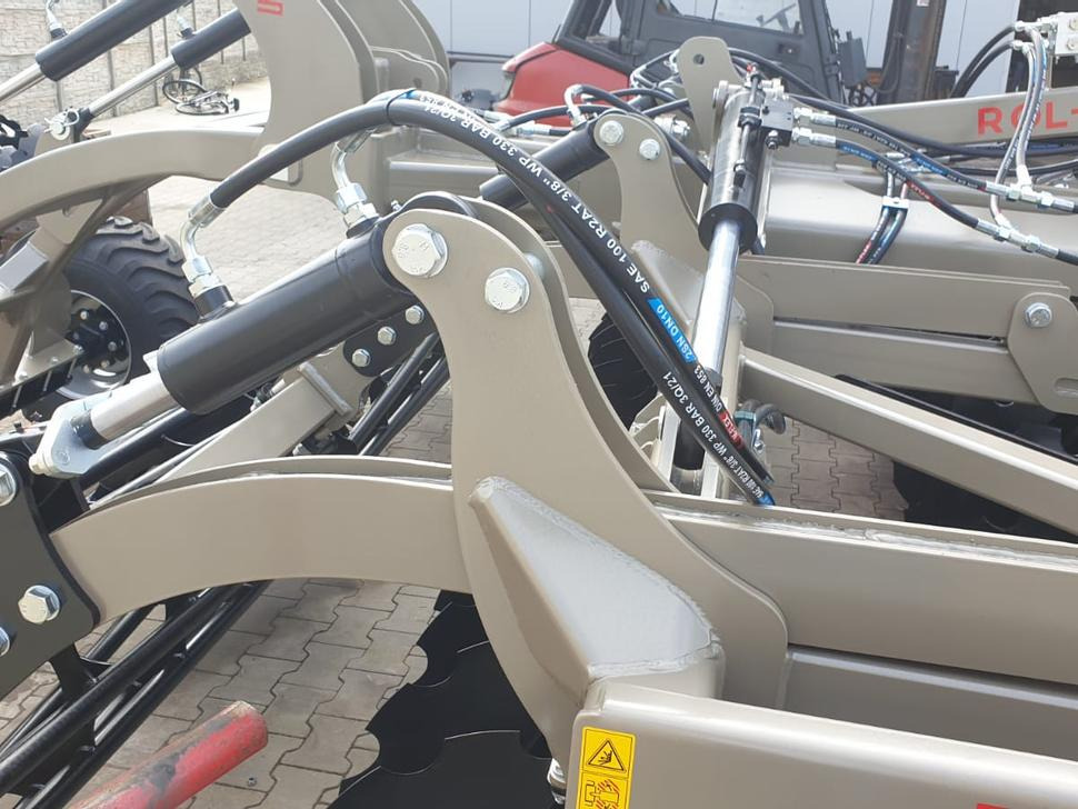 Grapă cu discuri nou ROLEX Hydraulische Scheibenegge / Hydraulic discs harrow / Dechaumeur à disques / Erpice a dischi / Дисковая гидравлическая борона тип лёгкий с тележкой / Brona talerzowa hydraulicznie składana lekka: Foto 18 Grapă cu discuri nou ROLEX Hydraulische Scheibenegge / Hydraulic discs harrow / Dechaumeur à disques / Erpice a dischi / Дисковая гидравлическая борона тип лёгкий с тележкой / Brona talerzowa hydraulicznie składana lekka: Foto 18