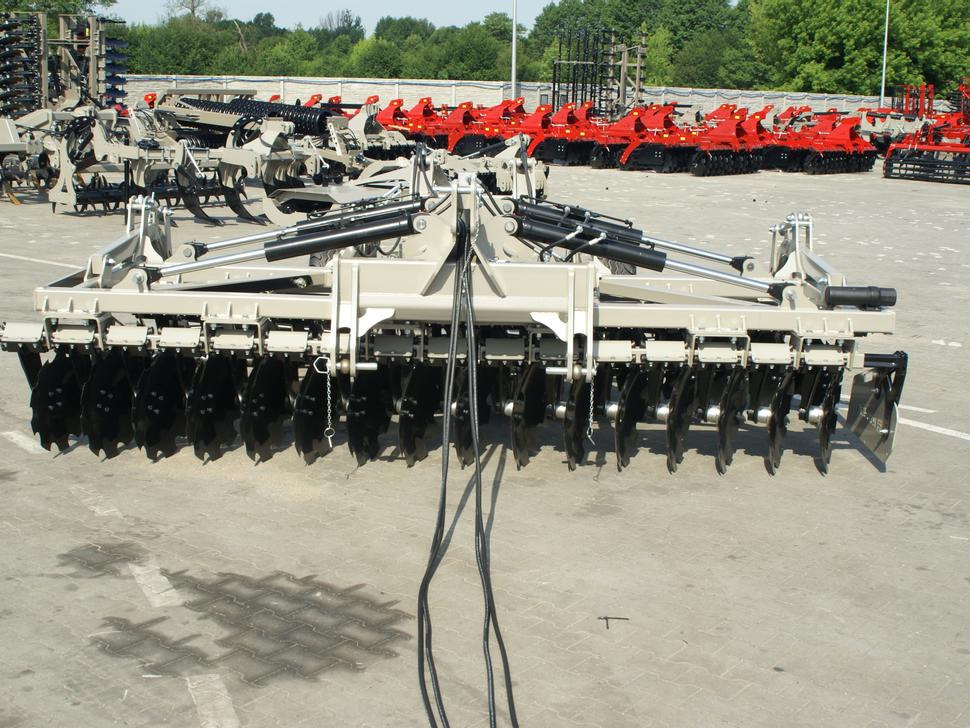 Grapă cu discuri nou ROLEX Hydraulische Scheibenegge / Hydraulic discs harrow / Dechaumeur à disques / Erpice a dischi / Дисковая гидравлическая борона тип лёгкий с тележкой / Brona talerzowa hydraulicznie składana lekka: Foto 11 Grapă cu discuri nou ROLEX Hydraulische Scheibenegge / Hydraulic discs harrow / Dechaumeur à disques / Erpice a dischi / Дисковая гидравлическая борона тип лёгкий с тележкой / Brona talerzowa hydraulicznie składana lekka: Foto 11