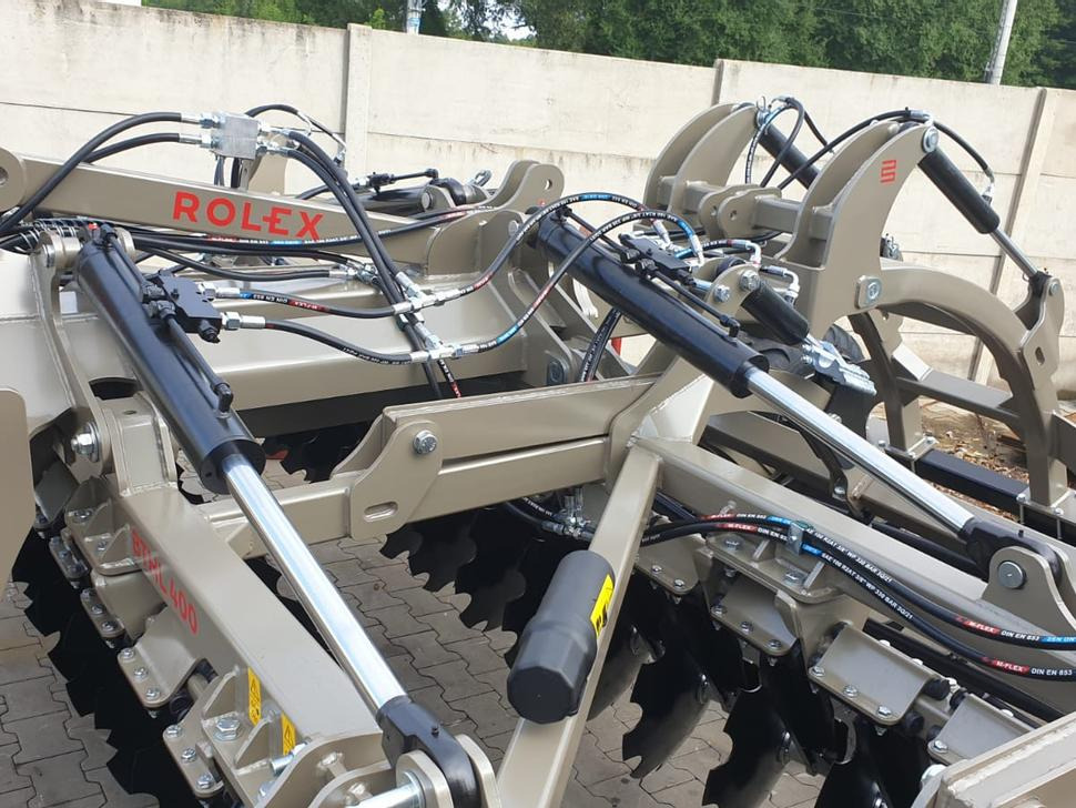 Grapă cu discuri nou ROLEX Hydraulische Scheibenegge / Hydraulic discs harrow / Dechaumeur à disques / Erpice a dischi / Дисковая гидравлическая борона тип лёгкий с тележкой / Brona talerzowa hydraulicznie składana lekka: Foto 16 Grapă cu discuri nou ROLEX Hydraulische Scheibenegge / Hydraulic discs harrow / Dechaumeur à disques / Erpice a dischi / Дисковая гидравлическая борона тип лёгкий с тележкой / Brona talerzowa hydraulicznie składana lekka: Foto 16