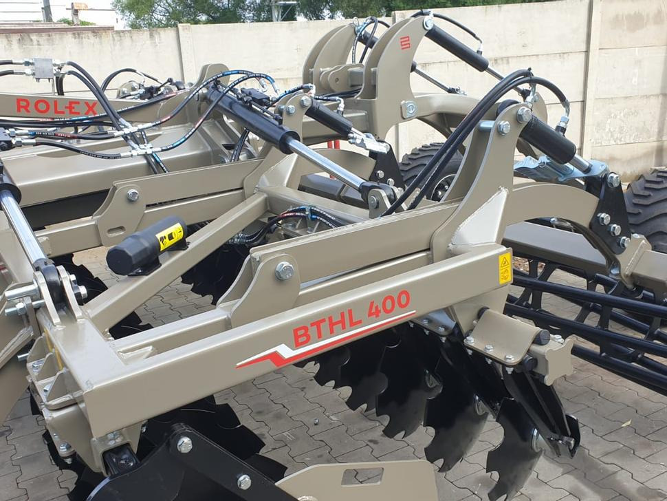 Grapă cu discuri nou ROLEX Hydraulische Scheibenegge / Hydraulic discs harrow / Dechaumeur à disques / Erpice a dischi / Дисковая гидравлическая борона тип лёгкий с тележкой / Brona talerzowa hydraulicznie składana lekka: Foto 24 Grapă cu discuri nou ROLEX Hydraulische Scheibenegge / Hydraulic discs harrow / Dechaumeur à disques / Erpice a dischi / Дисковая гидравлическая борона тип лёгкий с тележкой / Brona talerzowa hydraulicznie składana lekka: Foto 24