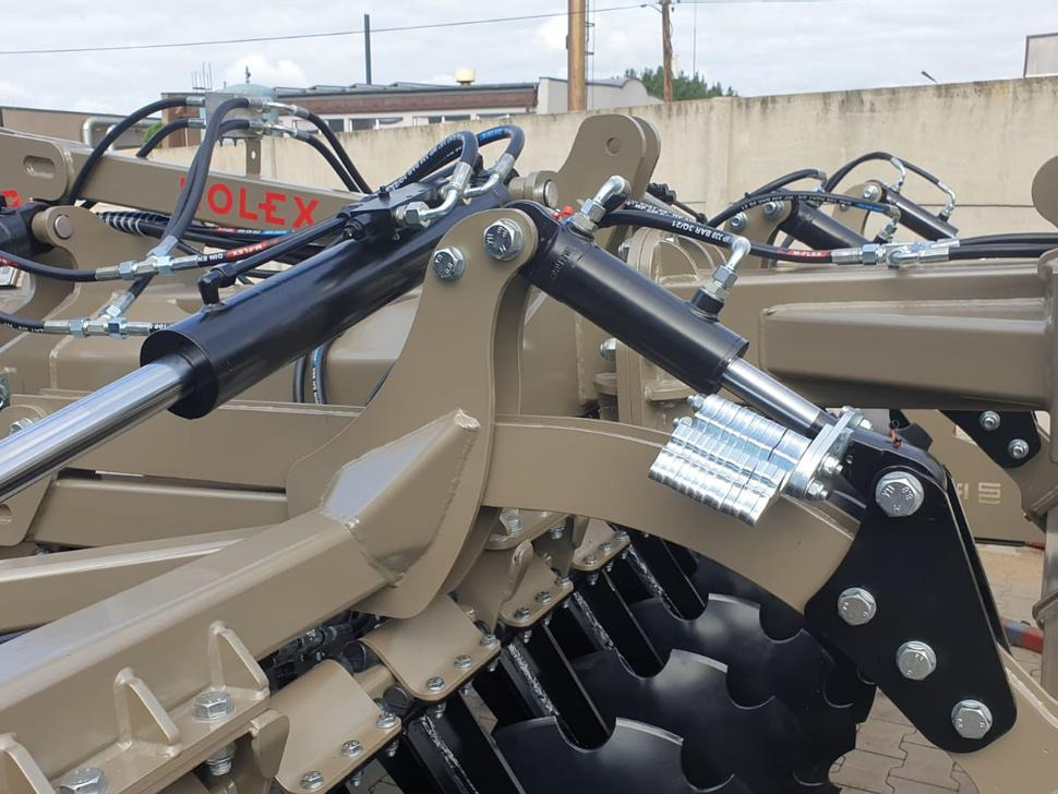 Grapă cu discuri nou ROLEX Hydraulische Scheibenegge / Hydraulic discs harrow / Dechaumeur à disques / Erpice a dischi / Дисковая гидравлическая борона тип лёгкий с тележкой / Brona talerzowa hydraulicznie składana lekka: Foto 23 Grapă cu discuri nou ROLEX Hydraulische Scheibenegge / Hydraulic discs harrow / Dechaumeur à disques / Erpice a dischi / Дисковая гидравлическая борона тип лёгкий с тележкой / Brona talerzowa hydraulicznie składana lekka: Foto 23