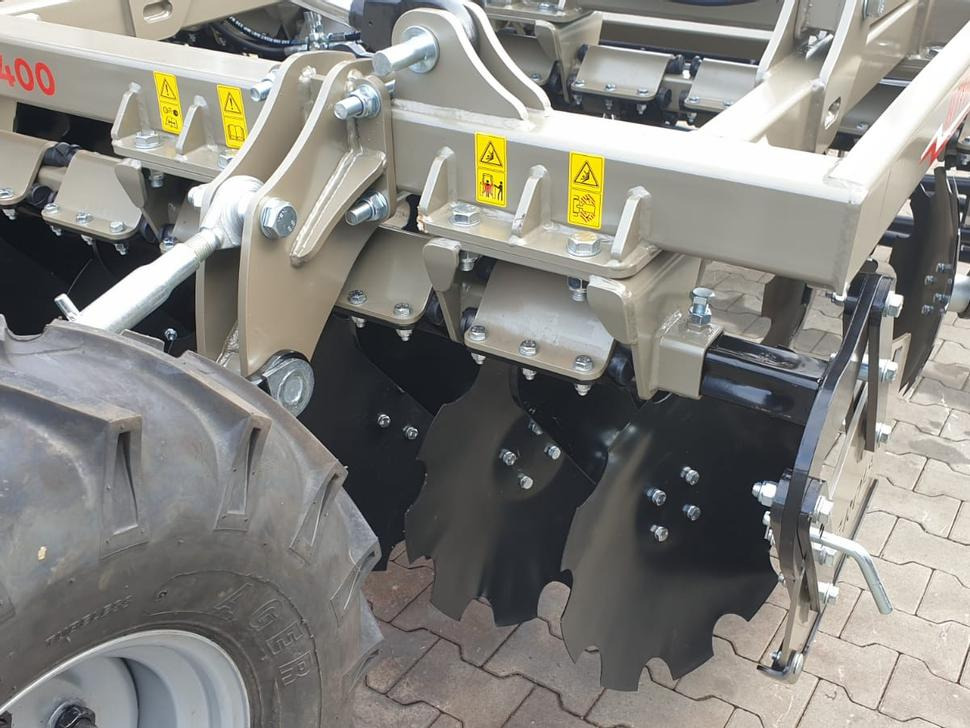 Grapă cu discuri nou ROLEX Hydraulische Scheibenegge / Hydraulic discs harrow / Dechaumeur à disques / Erpice a dischi / Дисковая гидравлическая борона тип лёгкий с тележкой / Brona talerzowa hydraulicznie składana lekka: Foto 15 Grapă cu discuri nou ROLEX Hydraulische Scheibenegge / Hydraulic discs harrow / Dechaumeur à disques / Erpice a dischi / Дисковая гидравлическая борона тип лёгкий с тележкой / Brona talerzowa hydraulicznie składana lekka: Foto 15