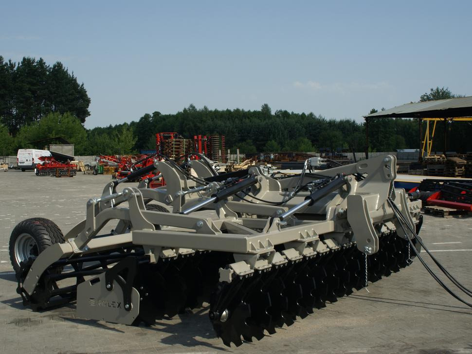 Grapă cu discuri nou ROLEX Hydraulische Scheibenegge / Hydraulic discs harrow / Dechaumeur à disques / Erpice a dischi / Дисковая гидравлическая борона тип лёгкий с тележкой / Brona talerzowa hydraulicznie składana lekka: Foto 12 Grapă cu discuri nou ROLEX Hydraulische Scheibenegge / Hydraulic discs harrow / Dechaumeur à disques / Erpice a dischi / Дисковая гидравлическая борона тип лёгкий с тележкой / Brona talerzowa hydraulicznie składana lekka: Foto 12