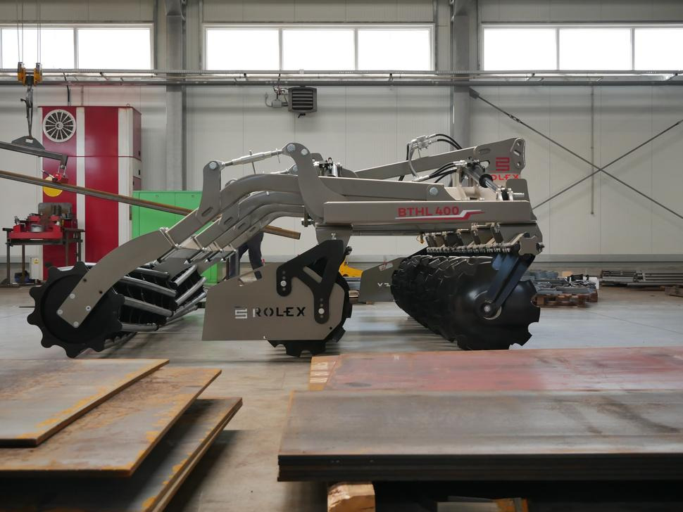 ROLEX Hydraulische Scheibenegge / Hydraulic discs harrow / Dechaumeur à disques / Erpice a dischi / Гидравлическая дисковая борона / Brona talerzowa hydraulicznie składana lekka 4 m - Grapă cu discuri: Foto 2 ROLEX Hydraulische Scheibenegge / Hydraulic discs harrow / Dechaumeur à disques / Erpice a dischi / Гидравлическая дисковая борона / Brona talerzowa hydraulicznie składana lekka 4 m - Grapă cu discuri: Foto 2