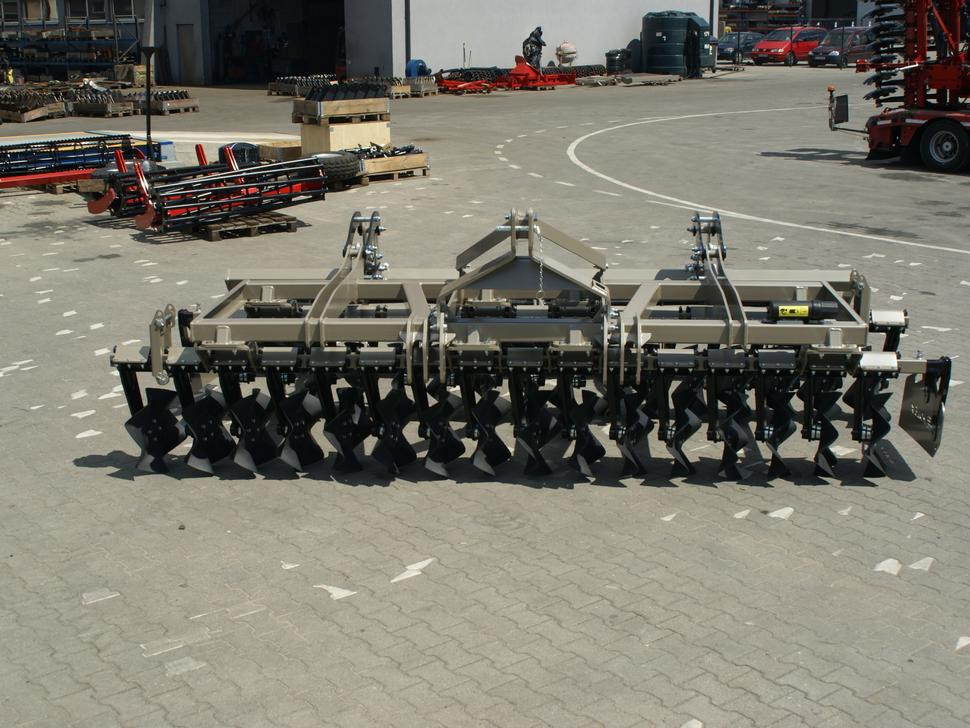 ROLEX Scheibenegge / Cross-Cutter harrow / Dechaumeur cross-cutter / Cross Cutter erpice / Борона с поперечным катком жёсткий/ Brona cross cutter sztywna 4 m - Grapă cu discuri: Foto 4 ROLEX Scheibenegge / Cross-Cutter harrow / Dechaumeur cross-cutter / Cross Cutter erpice / Борона с поперечным катком жёсткий/ Brona cross cutter sztywna 4 m - Grapă cu discuri: Foto 4