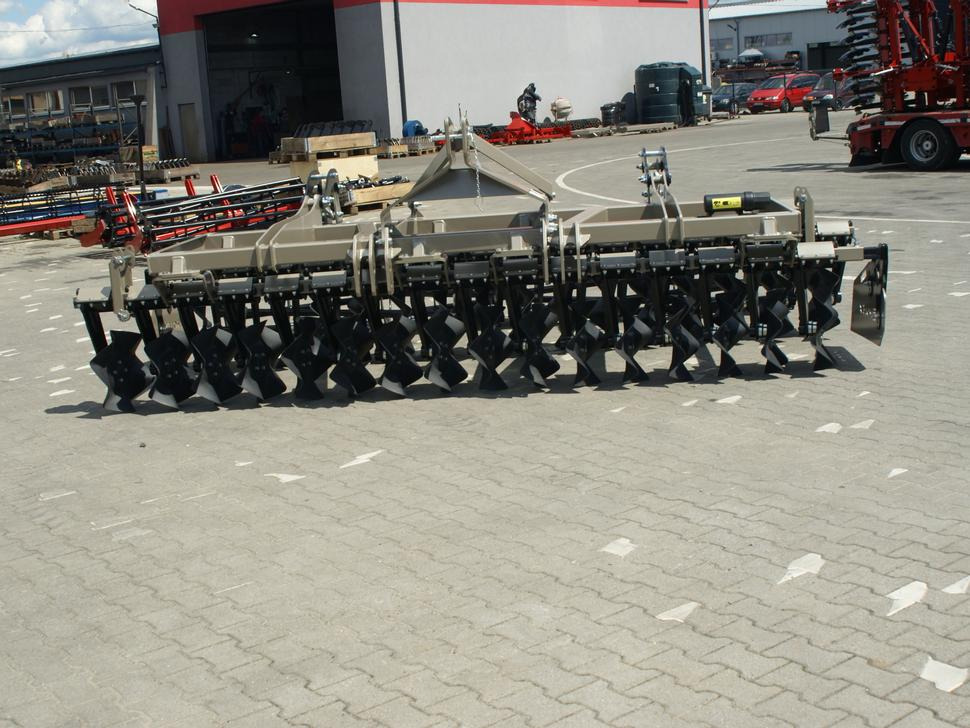 ROLEX Scheibenegge / Cross-Cutter harrow / Dechaumeur cross-cutter / Cross Cutter erpice / Борона с поперечным катком жёсткий/ Brona cross cutter sztywna 4 m - Grapă cu discuri: Foto 3 ROLEX Scheibenegge / Cross-Cutter harrow / Dechaumeur cross-cutter / Cross Cutter erpice / Борона с поперечным катком жёсткий/ Brona cross cutter sztywna 4 m - Grapă cu discuri: Foto 3