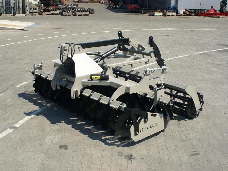 Rolex Scheibenegge / Disc harrow with hydropack / Déchaumeur à disques avec support semoir / Erpice a dischi / Cultivador de discos con hydropack / Дисковая борона с гидропаком 3 m - Grapă cu discuri: Foto 2 Rolex Scheibenegge / Disc harrow with hydropack / Déchaumeur à disques avec support semoir / Erpice a dischi / Cultivador de discos con hydropack / Дисковая борона с гидропаком 3 m - Grapă cu discuri: Foto 2