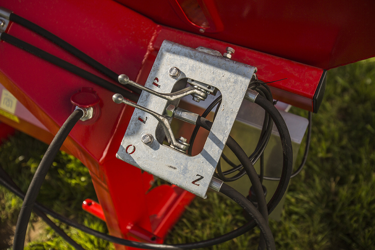 WOPROL Düngerstreuer / Fertilizer spreader / Epandeur d'engrais / Rozsiewacz nawozów 600 kg - Imprastietor îngrăşăminte: Foto 5 WOPROL Düngerstreuer / Fertilizer spreader / Epandeur d'engrais / Rozsiewacz nawozów 600 kg - Imprastietor îngrăşăminte: Foto 5