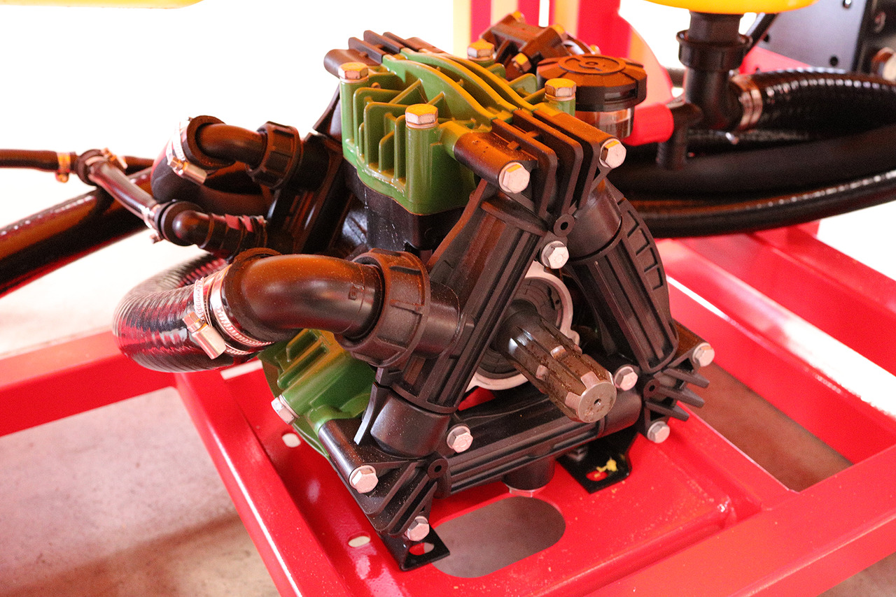 WOPROL Feldspritze / Sprayer / Pulvérisateur / Opryskiwacz 600 L - Maşină de erbicidat purtata: Foto 5 WOPROL Feldspritze / Sprayer / Pulvérisateur / Opryskiwacz 600 L - Maşină de erbicidat purtata: Foto 5