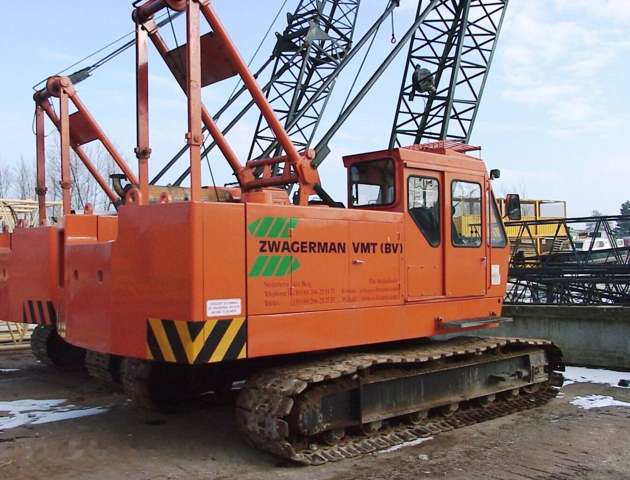 Hitachi KH 100 - Macara pe senile: Foto 3 Hitachi KH 100 - Macara pe senile: Foto 3