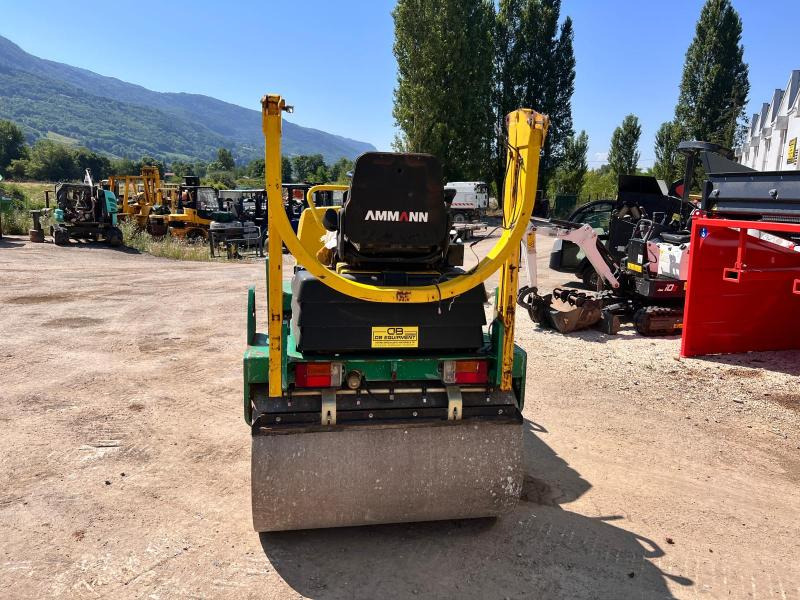 Ammann AV26-2 COMPACTEUR ROULEAU TANDEM VIBRANT ARTICULÉ - Cilindru compactor pentru asfalt: Foto 4 Ammann AV26-2 COMPACTEUR ROULEAU TANDEM VIBRANT ARTICULÉ - Cilindru compactor pentru asfalt: Foto 4