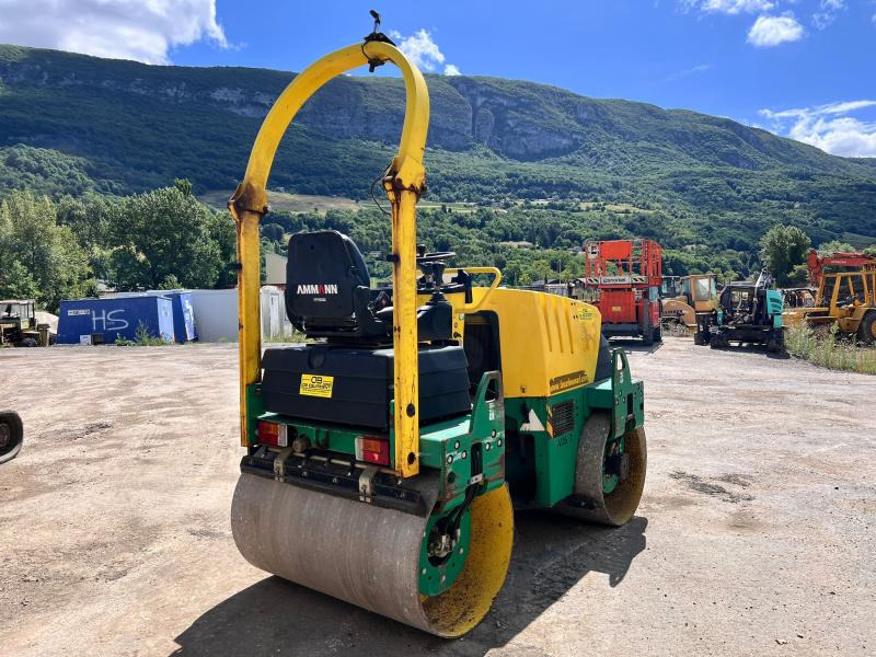 Ammann COMPACTEUR AV26-2 ROULEAU TANDEM VIBRANT ARTICULÉ - Mini cilindru compactor: Foto 4 Ammann COMPACTEUR AV26-2 ROULEAU TANDEM VIBRANT ARTICULÉ - Mini cilindru compactor: Foto 4