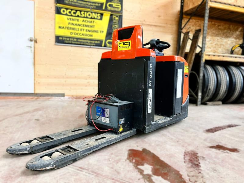 BT OSE250 Gerbeur transpalette électrique - Transpalet la mare înălţime: Foto 1 BT OSE250 Gerbeur transpalette électrique - Transpalet la mare înălţime: Foto 1