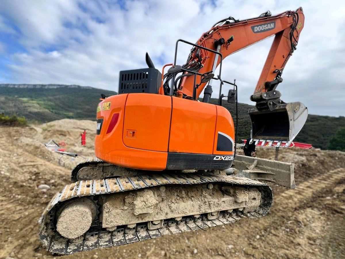 Doosan DX235 LCR-5 PELLE A CHENILLES 26T - Excavator pe şenile: Foto 4 Doosan DX235 LCR-5 PELLE A CHENILLES 26T - Excavator pe şenile: Foto 4