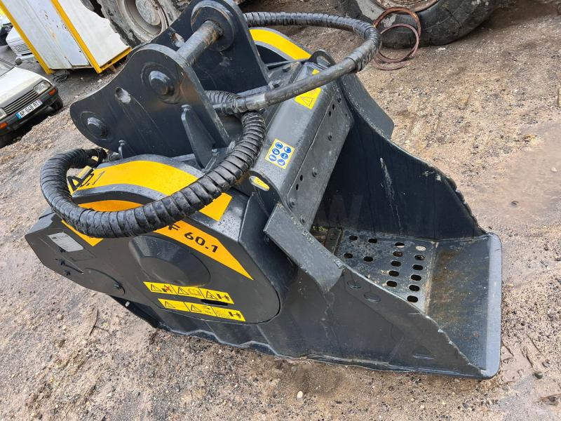 Godet concasseur MB BF60 pour pelle de 10t à 20t (Net de TVA) - Cupă excavator: Foto 1 Godet concasseur MB BF60 pour pelle de 10t à 20t (Net de TVA) - Cupă excavator: Foto 1