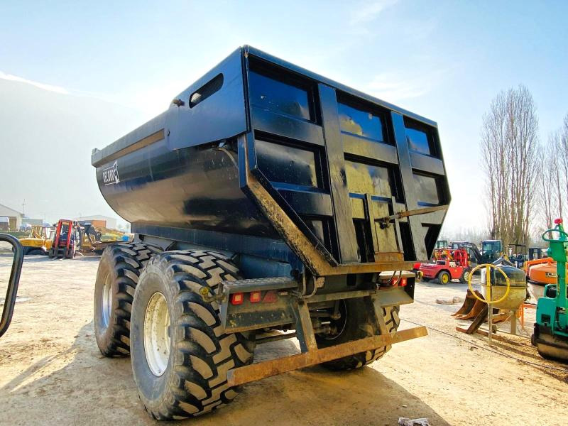 RECORD R TP17 REMORQUE AGRICOLE - Remorcă autobasculantă agricolă: Foto 4 RECORD R TP17 REMORQUE AGRICOLE - Remorcă autobasculantă agricolă: Foto 4