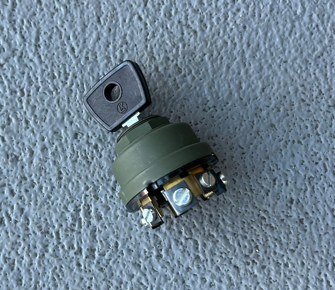 MAN MAN KAT 1-8X8-6X6-4X4-IGNITION AND KEY ASSEMBLY-OFF-ROAD TRUCK - Sistem electric: Foto 1 MAN MAN KAT 1-8X8-6X6-4X4-IGNITION AND KEY ASSEMBLY-OFF-ROAD TRUCK - Sistem electric: Foto 1