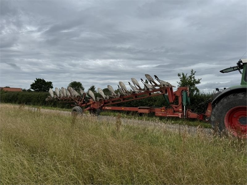 Kverneland 10 Furrow RW100 Varimat Plough **Video Below** - Plug: Foto 1 Kverneland 10 Furrow RW100 Varimat Plough **Video Below** - Plug: Foto 1