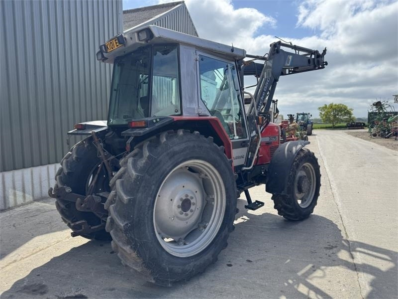 Massey Ferguson 3075 Dynashift *Low Hours* - Tractor agricol: Foto 4 Massey Ferguson 3075 Dynashift *Low Hours* - Tractor agricol: Foto 4