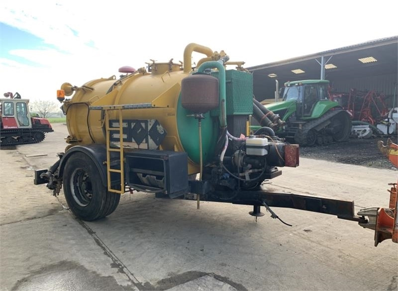 Whale Vacume Tanker - Cisternă vidanjă: Foto 3 Whale Vacume Tanker - Cisternă vidanjă: Foto 3