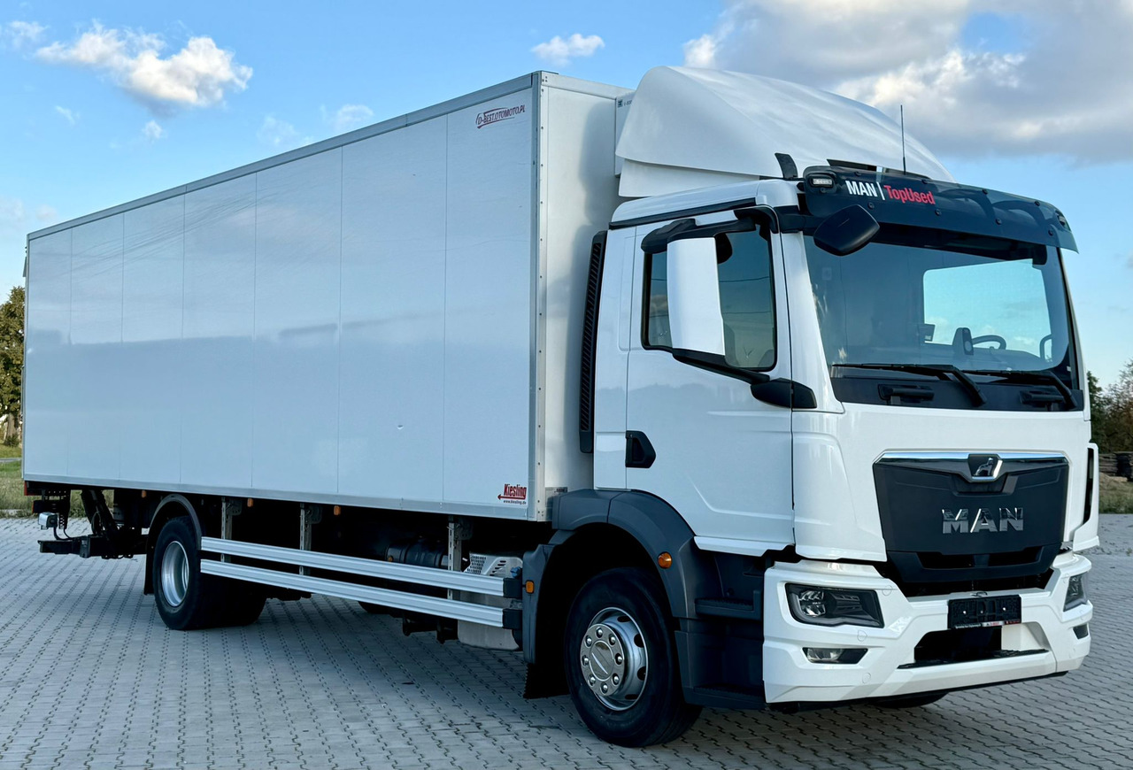 MAN TGM 15.290 / CHŁODNIA / WINDA / 8.3 M DŁUGOŚCI / 20 EUROPALET / THERMO KING / +30/-30 / AUTOMAT / 2021 ROK / SERWISOWANY - Camion frigider: Foto 1 MAN TGM 15.290 / CHŁODNIA / WINDA / 8.3 M DŁUGOŚCI / 20 EUROPALET / THERMO KING / +30/-30 / AUTOMAT / 2021 ROK / SERWISOWANY - Camion frigider: Foto 1