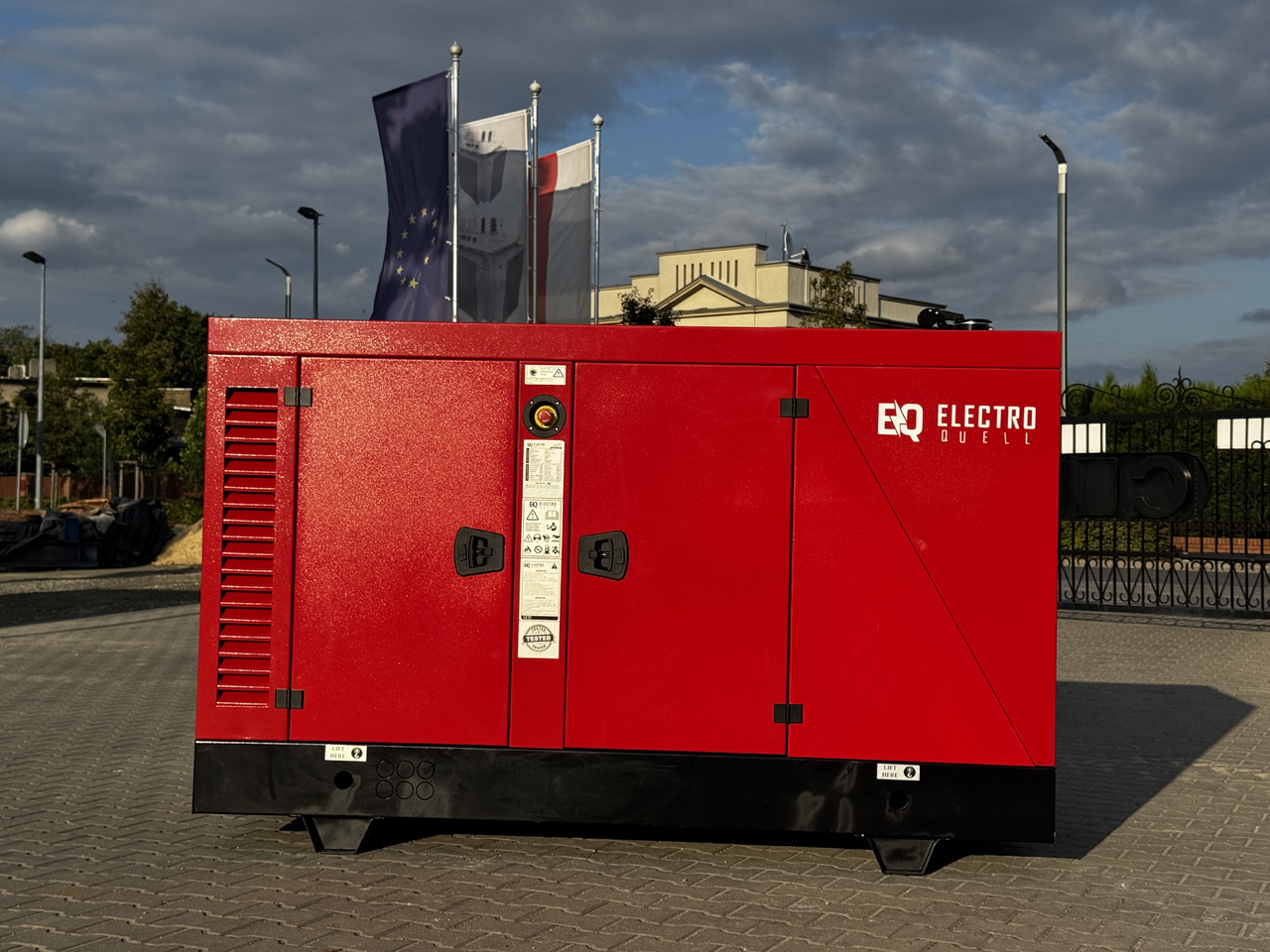 IVECO 45 kVA / 36 kW - Generator electric: Foto 1 IVECO 45 kVA / 36 kW - Generator electric: Foto 1