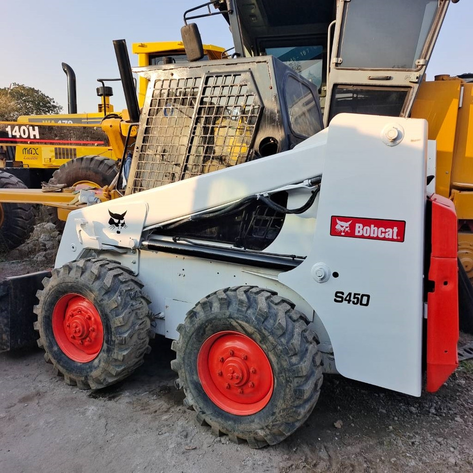 Bobcat S 450 - Mini încărcător: Foto 4 Bobcat S 450 - Mini încărcător: Foto 4