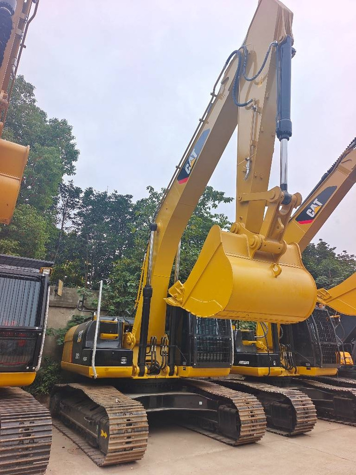 CAT 324 D - Excavator pe şenile: Foto 1 CAT 324 D - Excavator pe şenile: Foto 1
