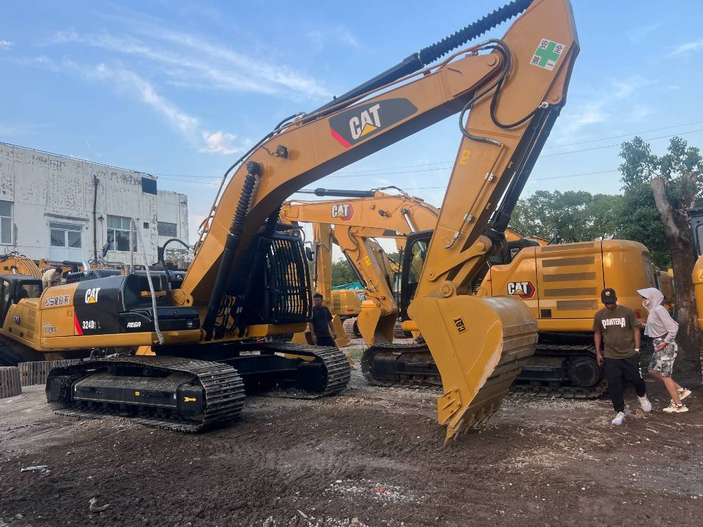 CAT 324 D2L - Excavator pe şenile: Foto 1 CAT 324 D2L - Excavator pe şenile: Foto 1