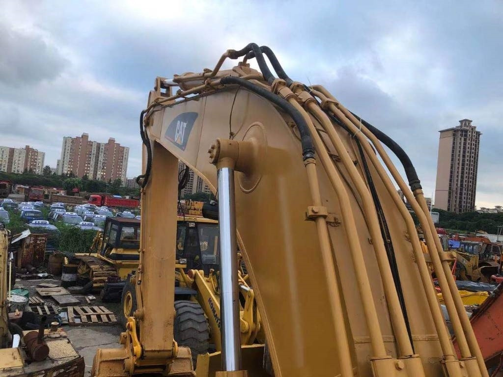 CAT 330 B L - Excavator pe şenile: Foto 4 CAT 330 B L - Excavator pe şenile: Foto 4