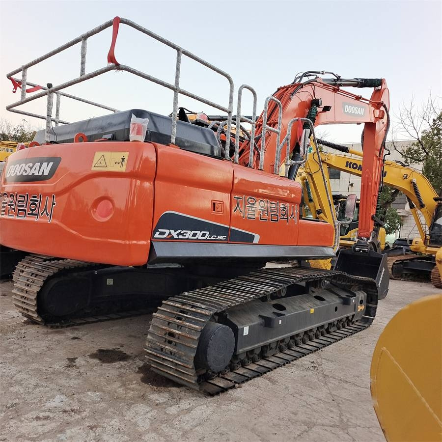Doosan DX 300 LC - Excavator pe şenile: Foto 1 Doosan DX 300 LC - Excavator pe şenile: Foto 1