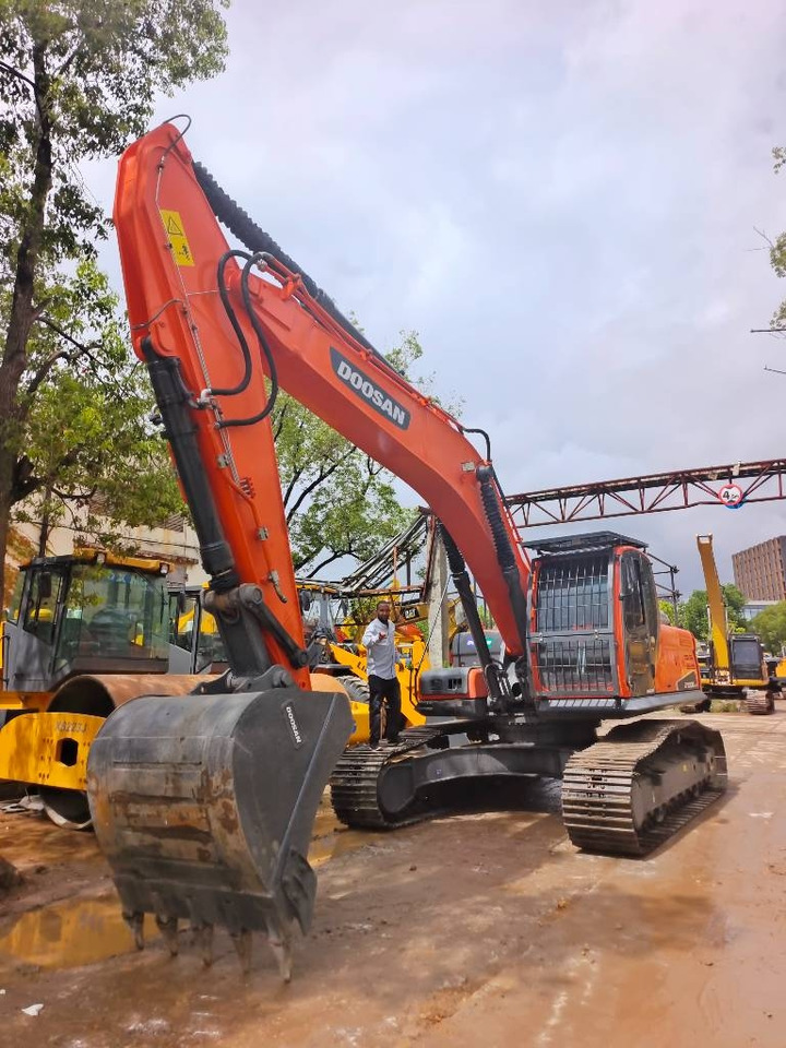 Doosan DX 300LC-9C - Excavator pe şenile: Foto 1 Doosan DX 300LC-9C - Excavator pe şenile: Foto 1
