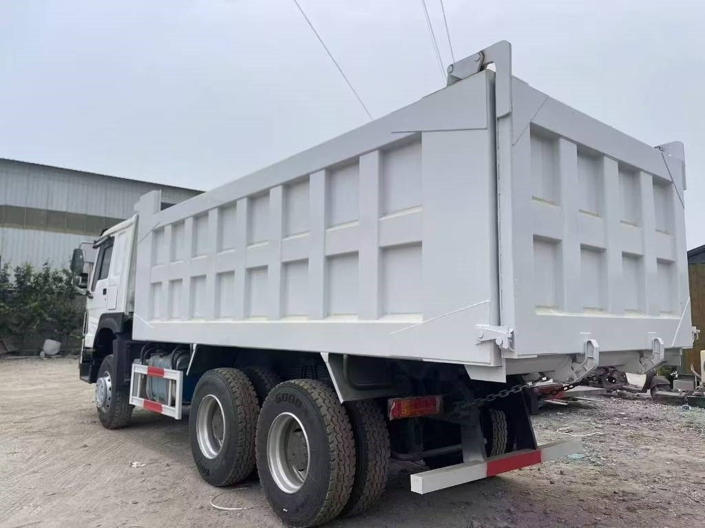 Howo 371 - Camion minier: Foto 2 Howo 371 - Camion minier: Foto 2