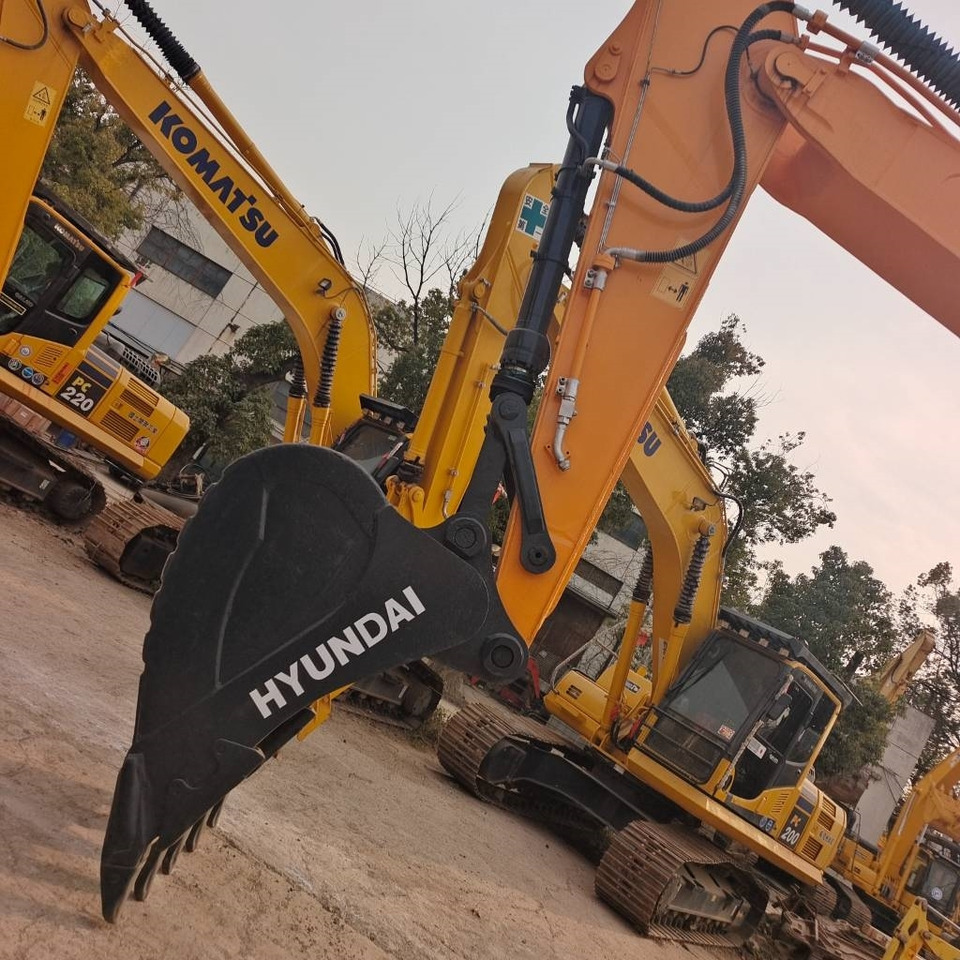 Hyundai 305LC - Excavator pe şenile: Foto 3 Hyundai 305LC - Excavator pe şenile: Foto 3