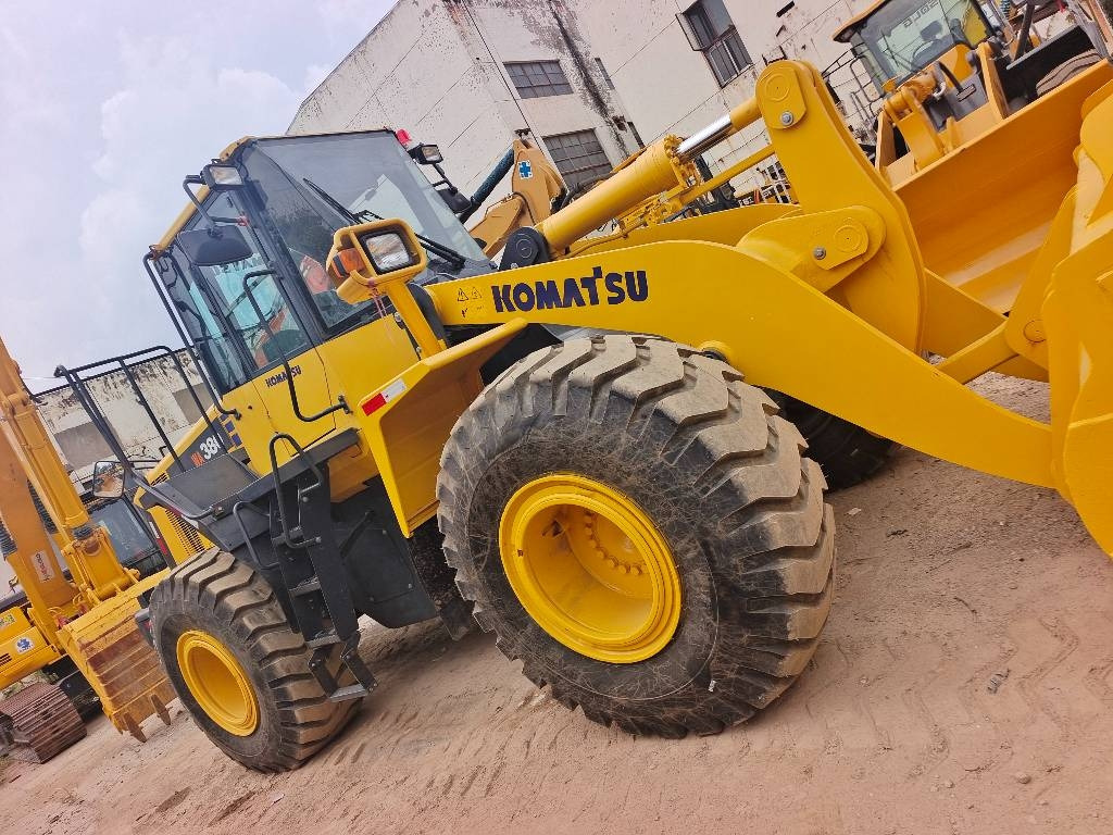 Komatsu WA 380 - Încărcător frontal pe pneuri: Foto 1 Komatsu WA 380 - Încărcător frontal pe pneuri: Foto 1