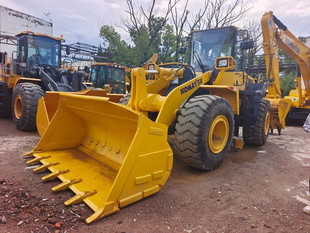 Komatsu WA 380 - Încărcător frontal pe pneuri: Foto 2 Komatsu WA 380 - Încărcător frontal pe pneuri: Foto 2
