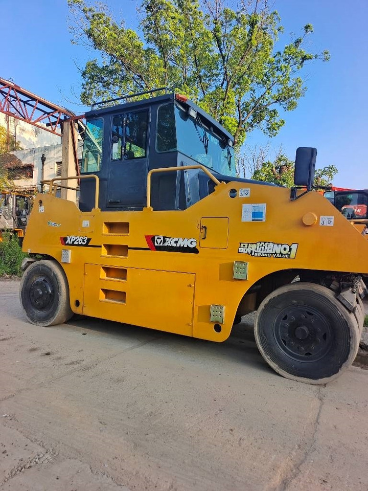 XCMG XP 263 - Compactor cu pneuri: Foto 4 XCMG XP 263 - Compactor cu pneuri: Foto 4